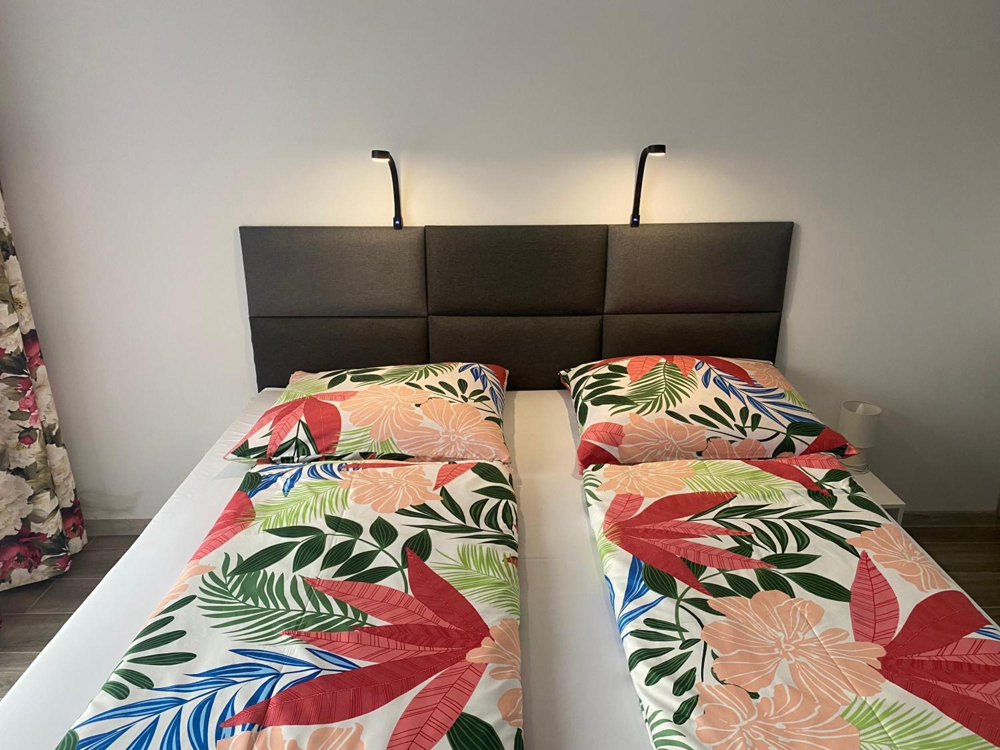 1 Tyskie Apartamenty Z Ogrodkiem Tychy Exteriér fotografie