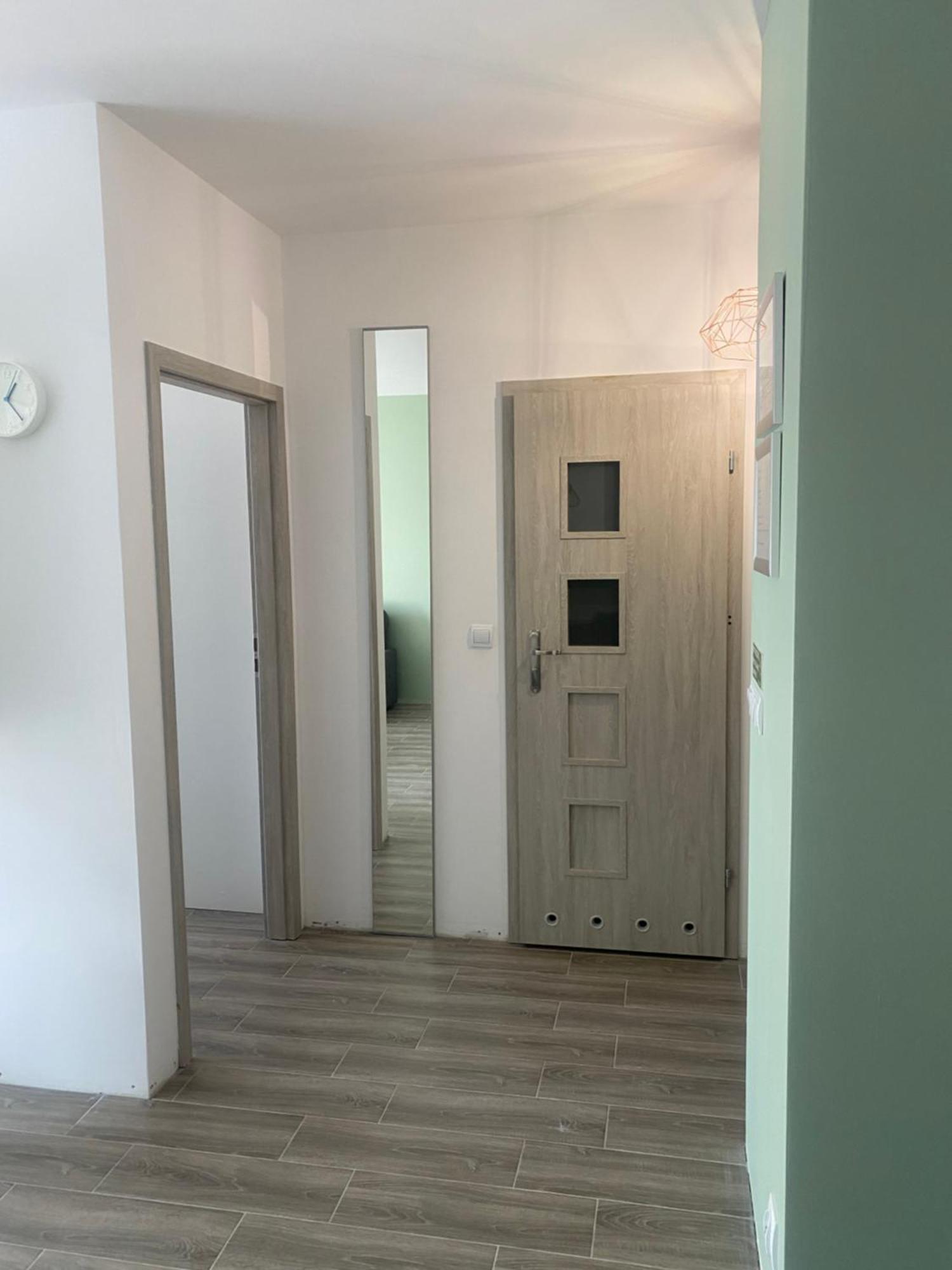 1 Tyskie Apartamenty Z Ogrodkiem Tychy Exteriér fotografie